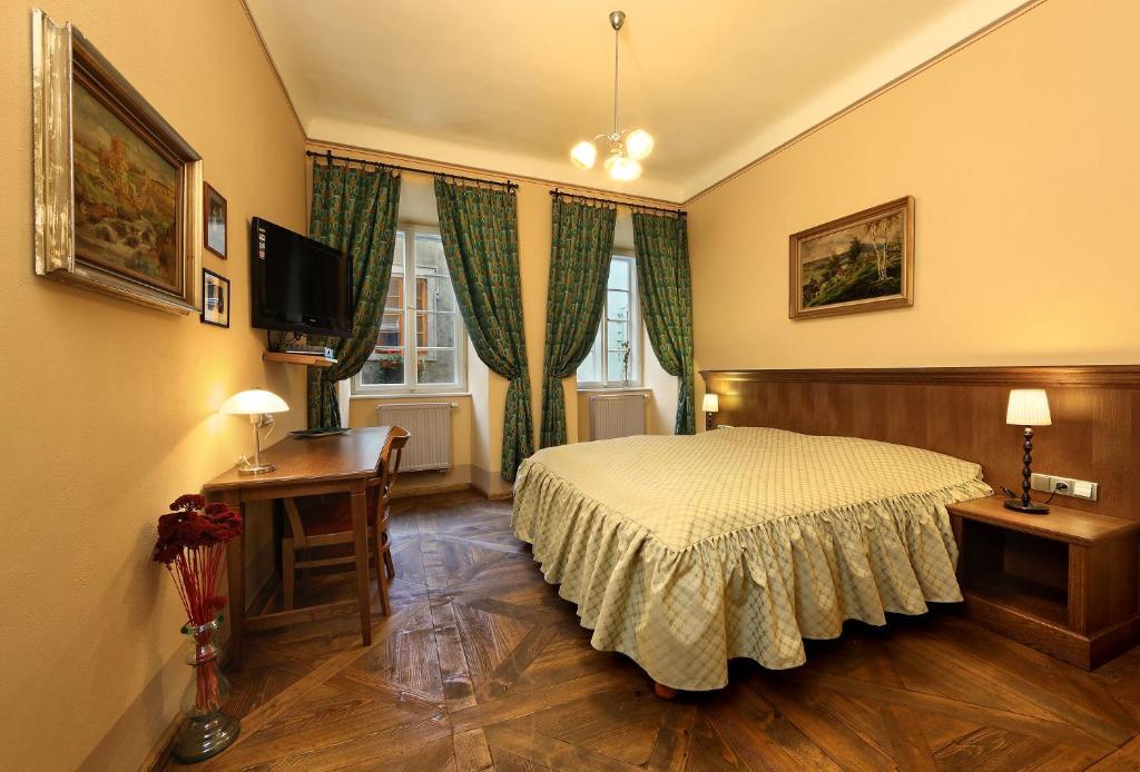 Hotel Edward Kelly Cesky Krumlov Quarto foto