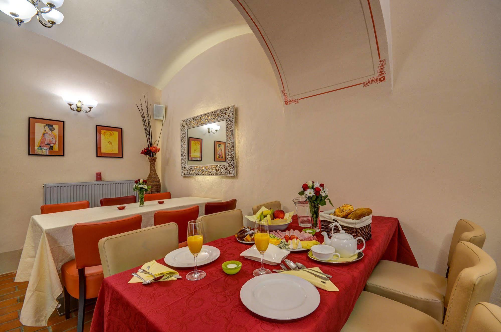 Hotel Edward Kelly Cesky Krumlov Exterior foto